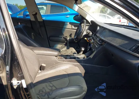 2018 Kia Optima S z USA, uszkodzony, nr VIN 5XXGT4L34JG206375